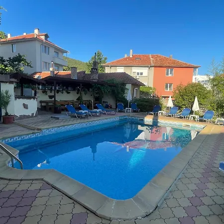 호텔 ,,дироси