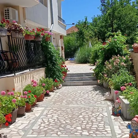 Hotel ,,дироси