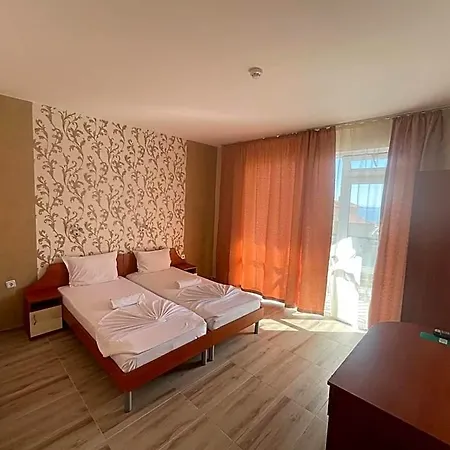 酒店 ,,дироси