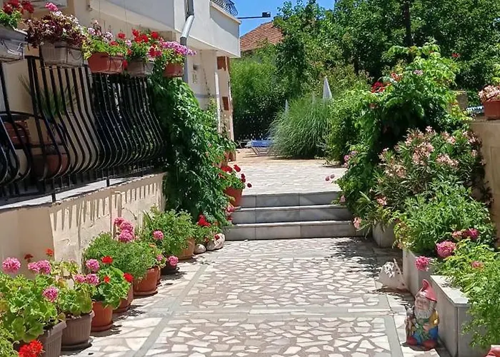 فندق ,,дироси